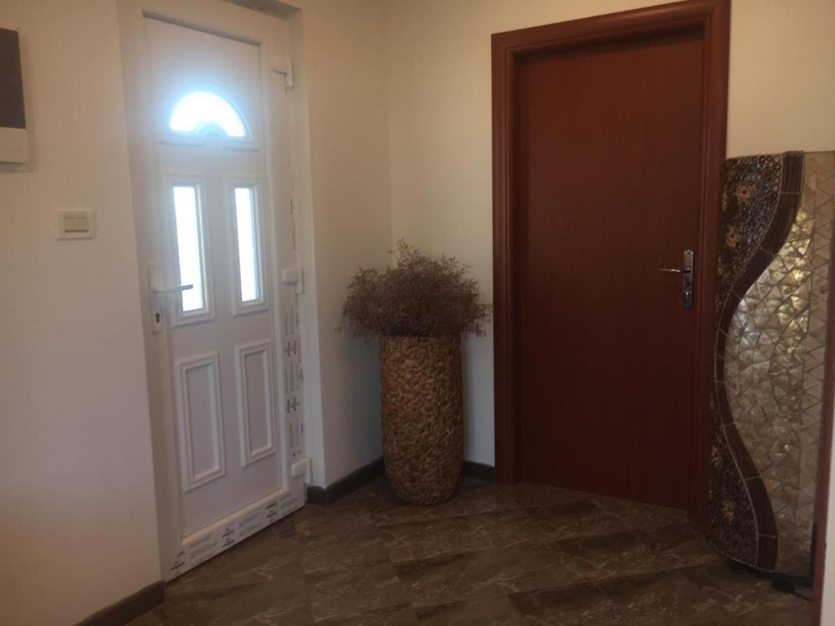 Apartman Anita Apartment Konjevrate Екстериор снимка